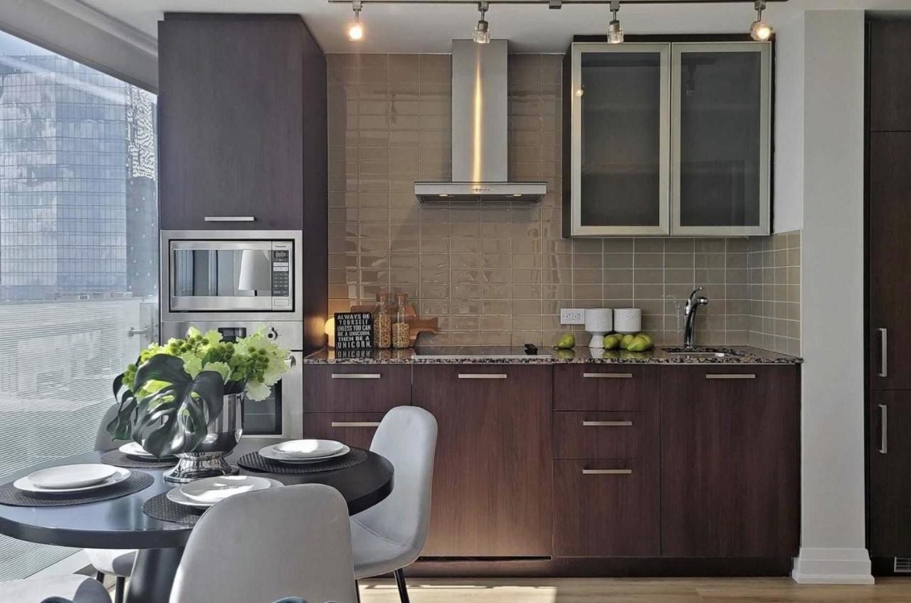 Central Condo In The Heart Of โตรอนโต ภายนอก รูปภาพ